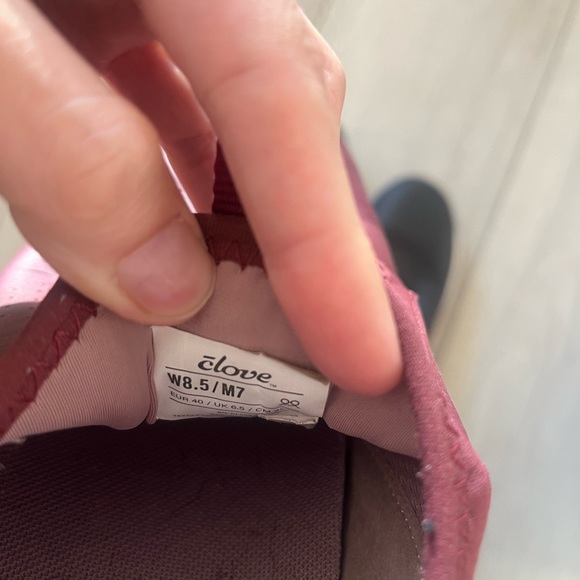 Clove sneakers - Picture 2 of 2